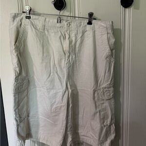 Airwalk Men's Light Cream Cargo Shorts